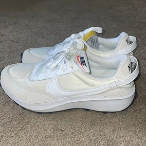 Nike Women's Waffle Debut Shoes size US women’s 7.5
